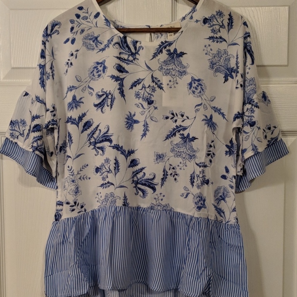 NWT Como Blu top